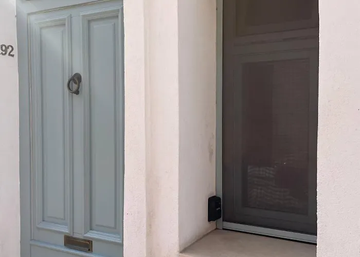 Refurbished Comfort Walk To And Restaurants Apartament *