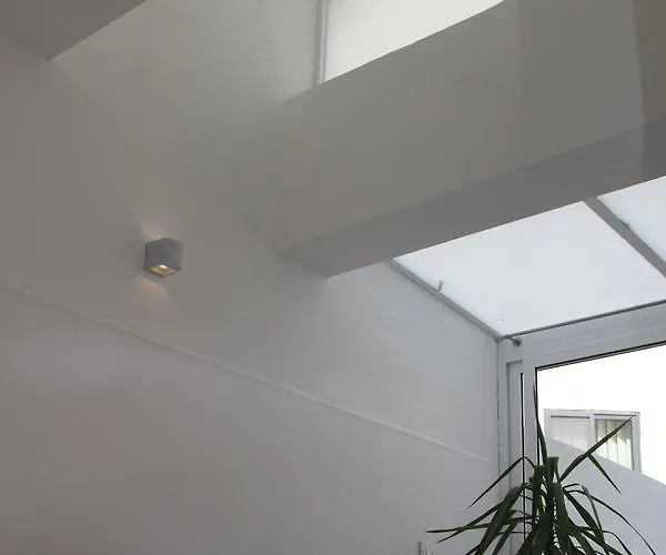 Apartament Refurbished Comfort Walk To And Restaurants