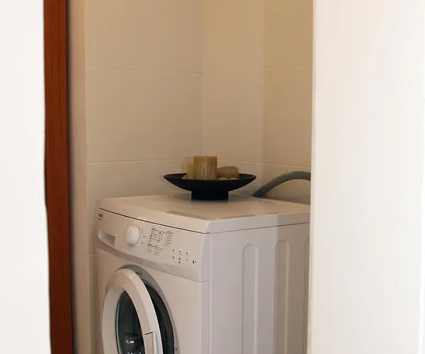 Refurbished Comfort Walk To And Restaurants Apartament