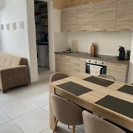 아파트 Refurbished Comfort Walk To And Restaurants *